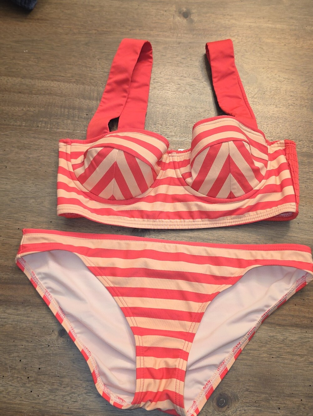 Kate Spade Bikini - Picture 3 of 10